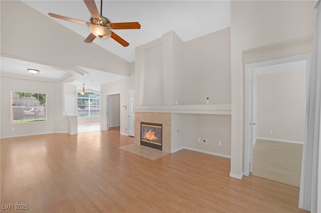 Building Photo - 2042 Hobbyhorse Ave