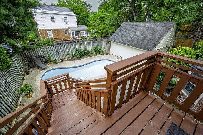 Building Photo - NW DC - Timeless Elegance Meets Modern Comfort in AU Park (with Pool!)