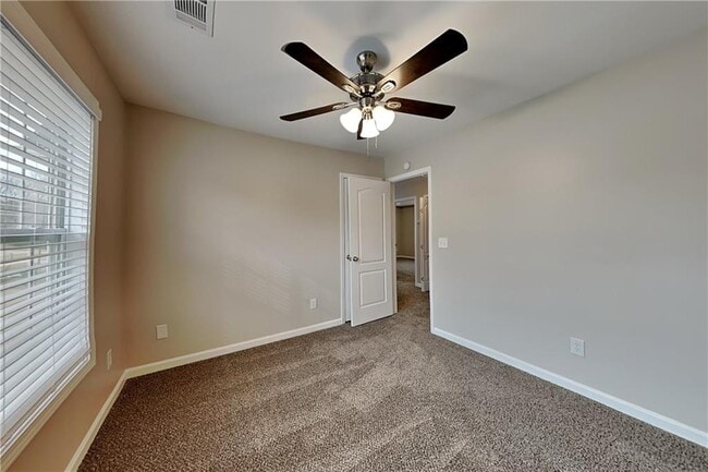 Building Photo - 383 Kyles Cir