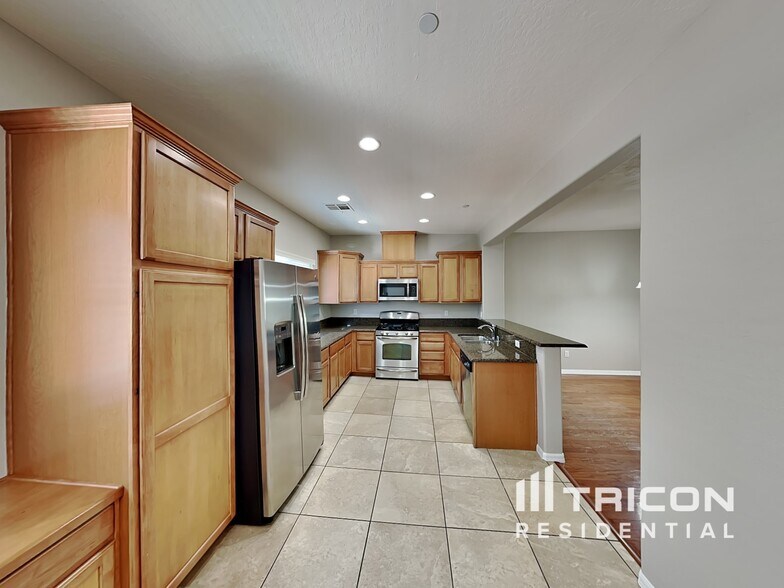 Building Photo - 4650 Ranch House Rd