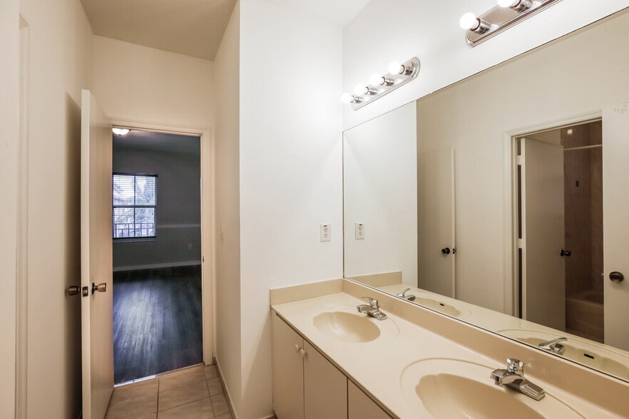 Building Photo - 2762 SW 152nd Ct