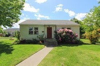 Building Photo - 2 BD, 1 BA with office, FURNISHED home