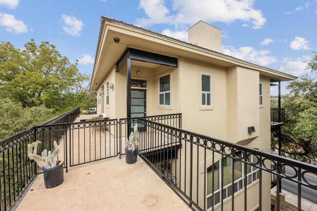 Primary Photo - Stunning Condo For Lease off South 1st ST ...