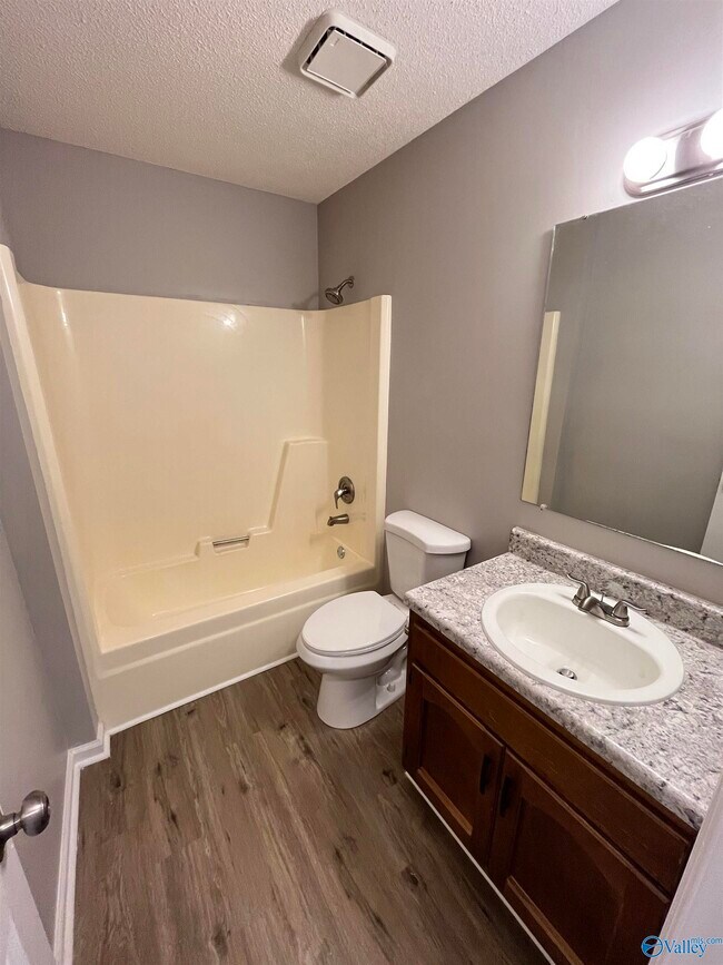 Building Photo - 105 Bellhurst Cir