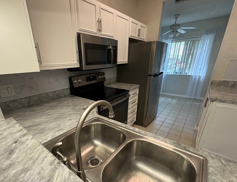 Building Photo - 4399 Brooker Creek Dr