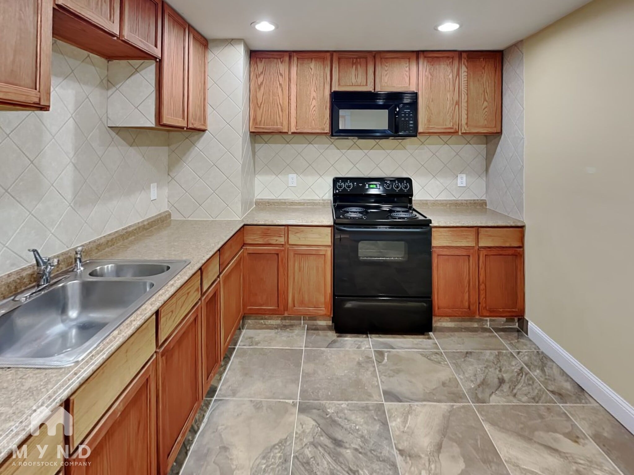 Building Photo - 6062 Park Bend Ave