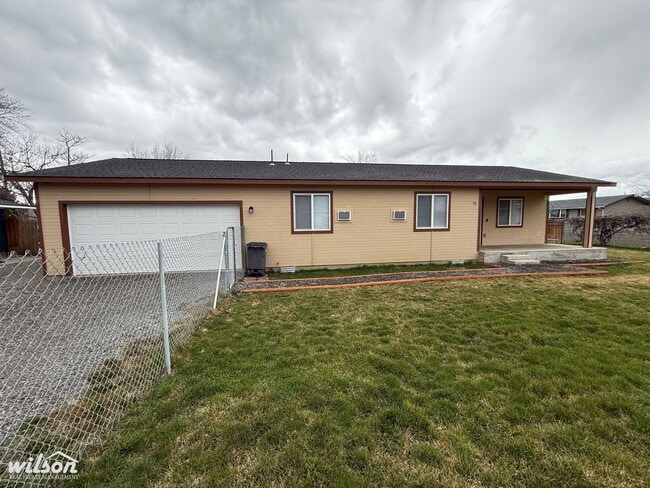 Building Photo - Beautiful 3bd/2ba House in Selah with Wate...