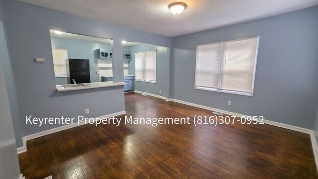Building Photo - 5910 Park Ave