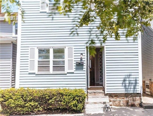 Building Photo - 28 Dixon St