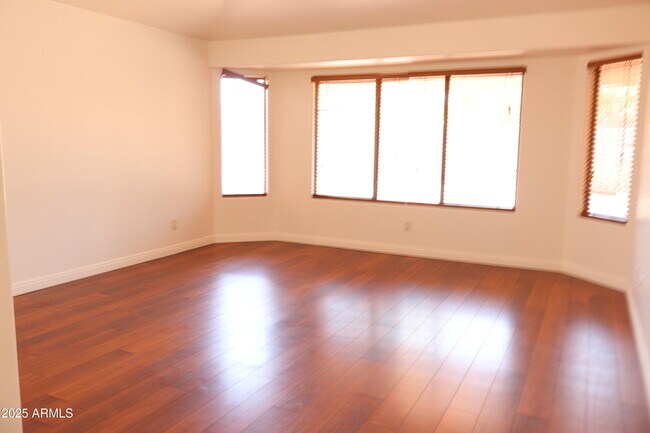 Building Photo - 5375 W Kaler Cir