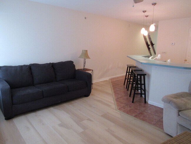Building Photo - 549 Park Pl Dr