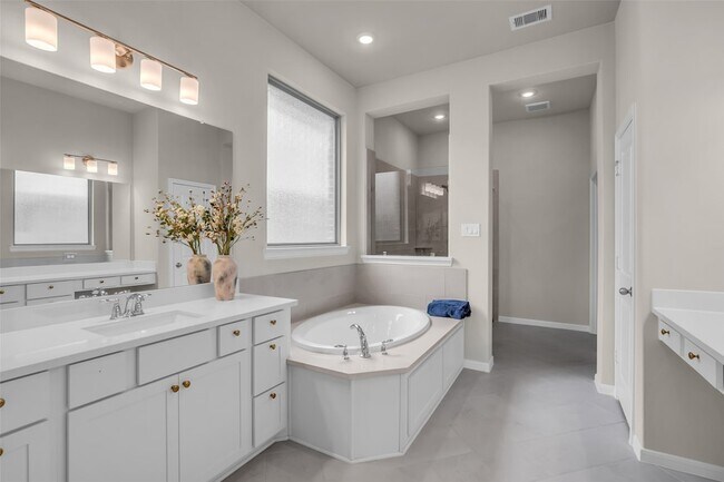 Building Photo - 32117 Magnolia River Trl