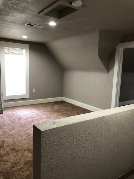 Building Photo - 608 G Ave W