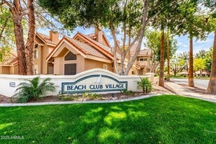 Building Photo - 1633 E Lakeside Dr
