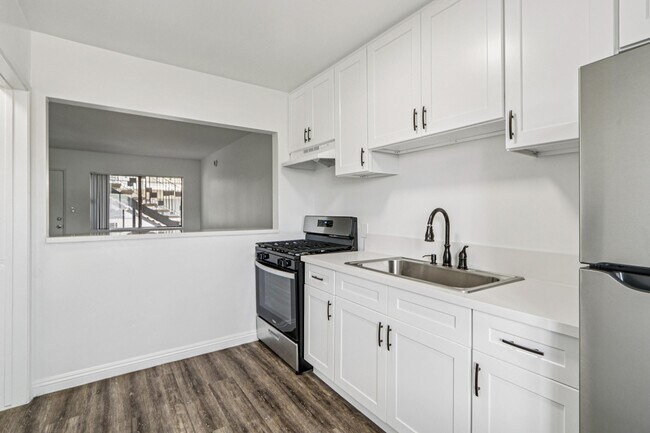 Floorplan - 15444-15454 Chatsworth St.