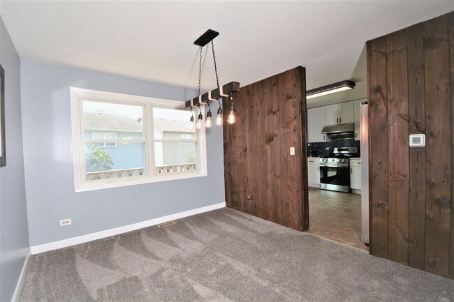 Building Photo - 1126 Honeywood Dr