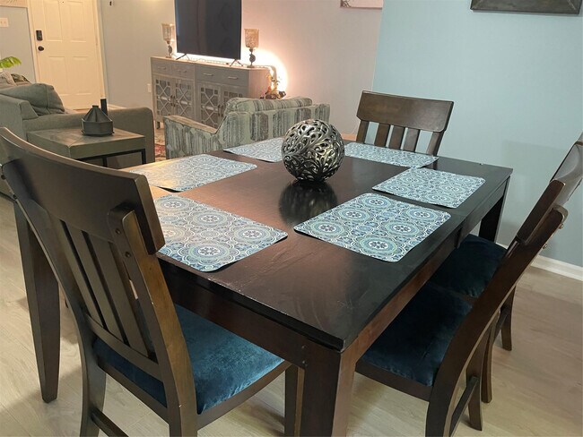 Building Photo - 200 Scotia Dr