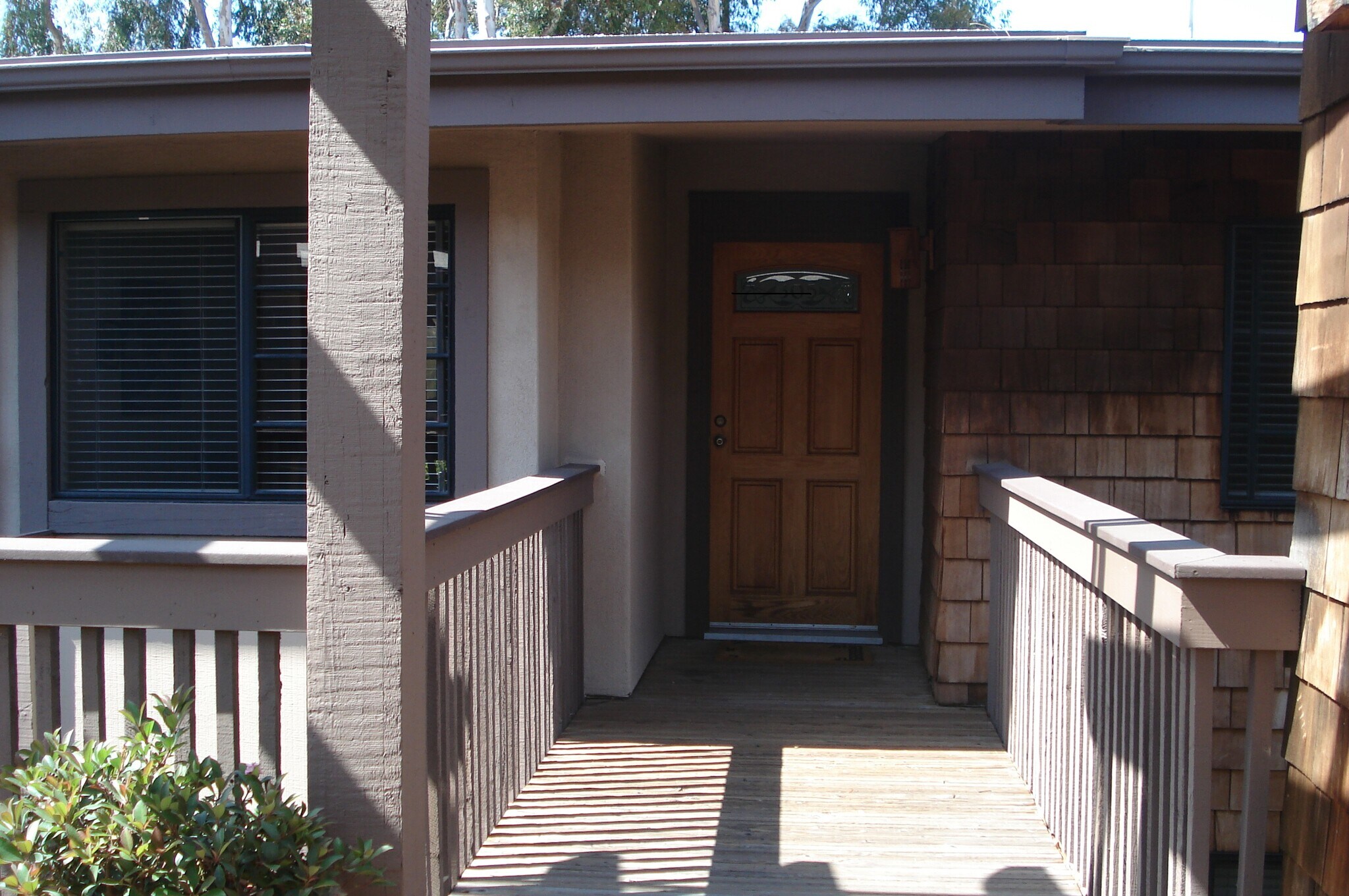 Building Photo - 8870 Villa La Jolla Dr