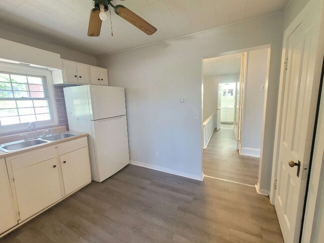 Building Photo - 120 N Wiley St