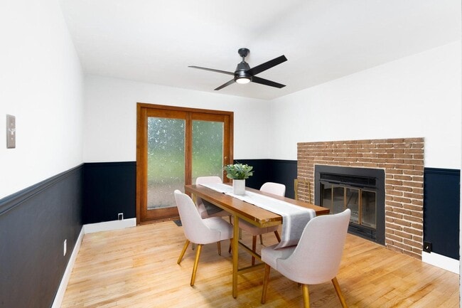 Building Photo - 376 Crown Point