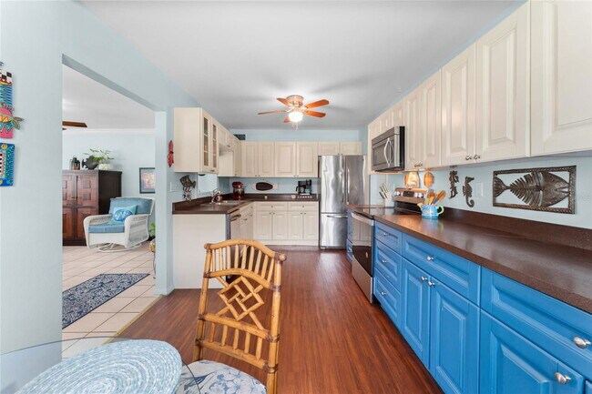Building Photo - 209 Emerald Ln