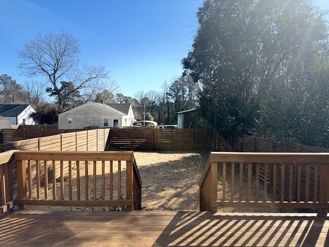 Building Photo - 716 Brighton Rd