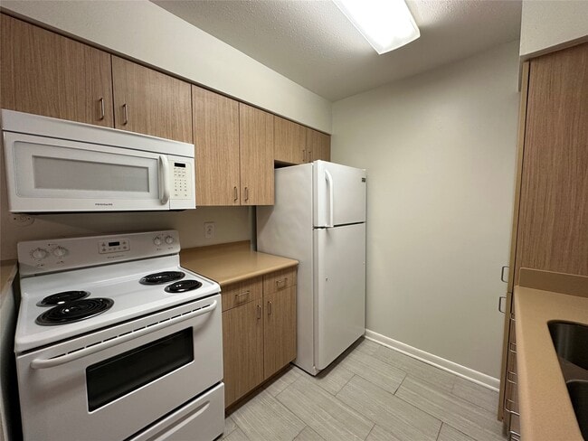 Building Photo - 2350 Bering Dr