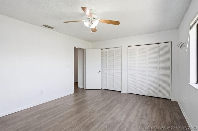 Building Photo - 2305 Seaside Dr