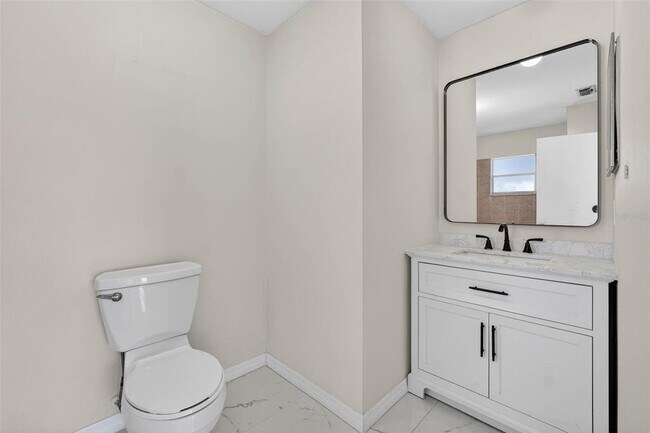 Building Photo - 10659 Windsor Ct