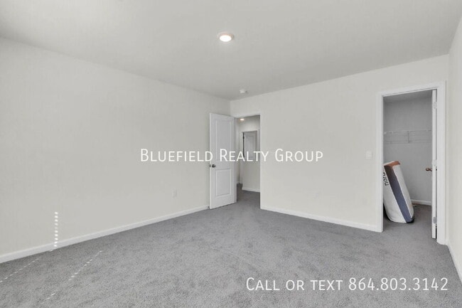 Building Photo - 380 Fenwick Dr
