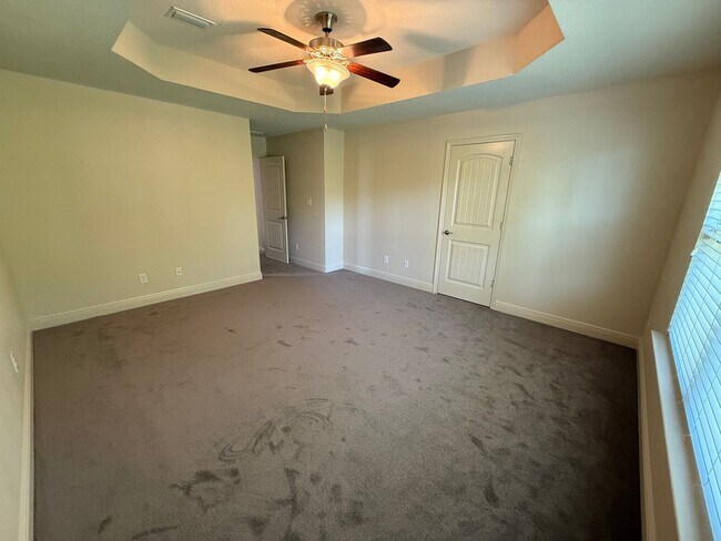 Building Photo - Pensacola - Weatherstone - 4 bedroom, 2.5 ...