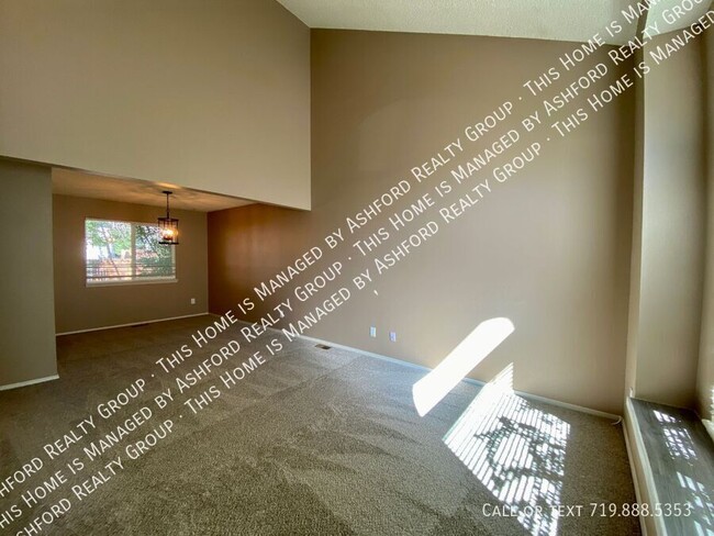 Building Photo - 5330 Tupper Ct