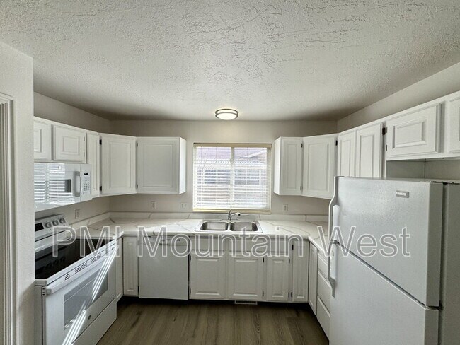 Building Photo - 49 S 200 W