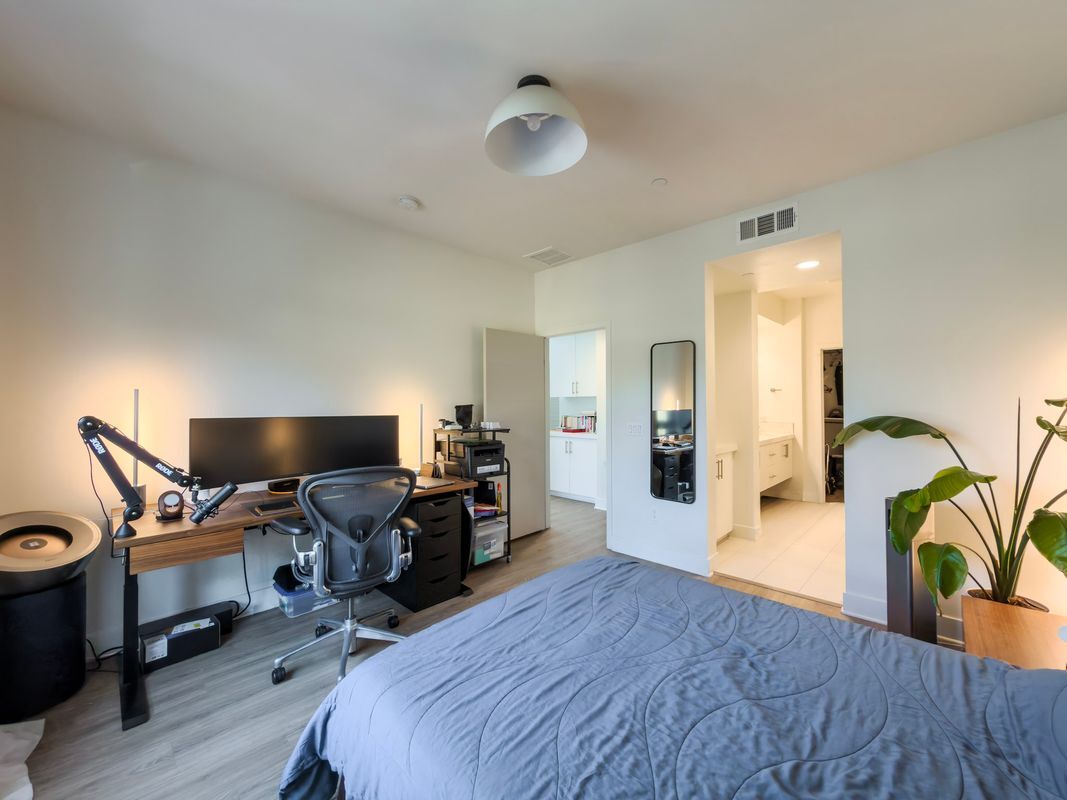 Building Photo - 2111 N Cahuenga Blvd