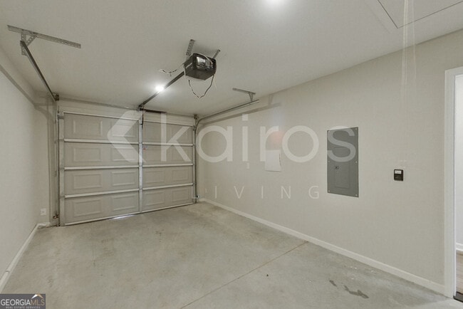 Building Photo - 122 Cottage Grove Rd