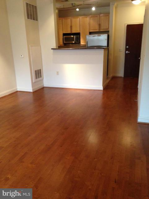 Building Photo - 11770 Sunrise Valley Dr
