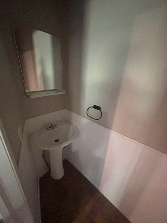 Building Photo - 165 Sharpe St