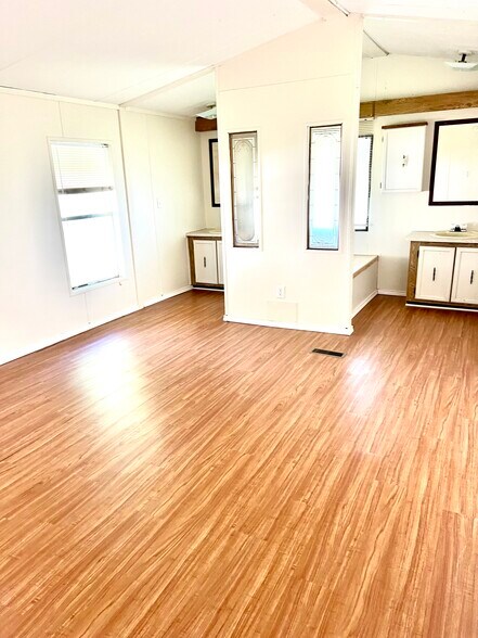 Building Photo - 300 Murls Lake Rd