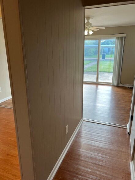 View from entry hall to livingroom - 89 N 16th Ave