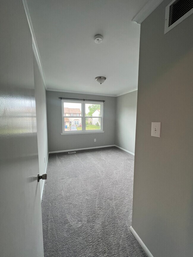 Building Photo - 131 Cypress Dr