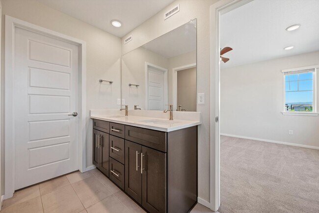 Building Photo - Stunning new-construction home in Aurora, CO, where modern design meets everyday comfort.