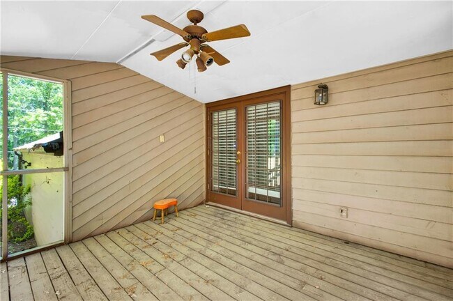 Building Photo - 2755 Janet St