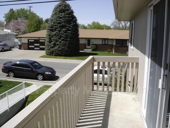 Building Photo - 4604 3rd Ave S