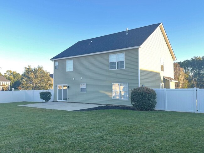 Building Photo - 3215 Lauderdale Ln