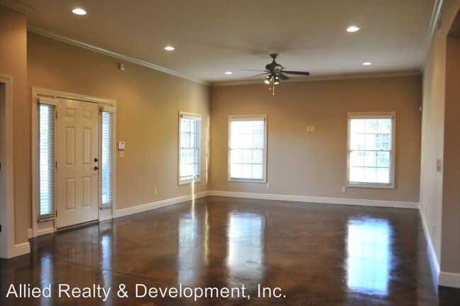 Building Photo - 5 br, 5 bath Apartment - 497 Wesley Place A-B