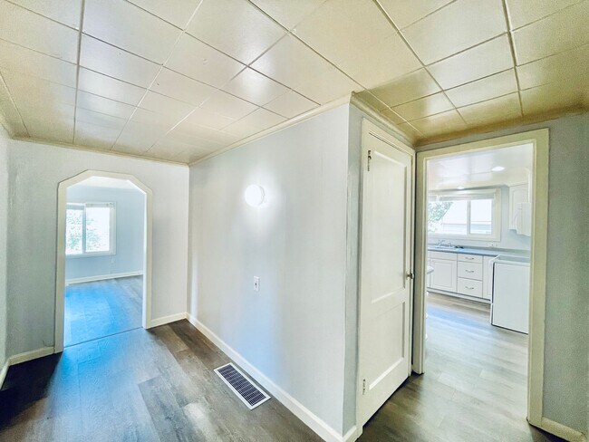Building Photo - Renovated 4 bedroom 2 bath Home with Plenty of Space!
