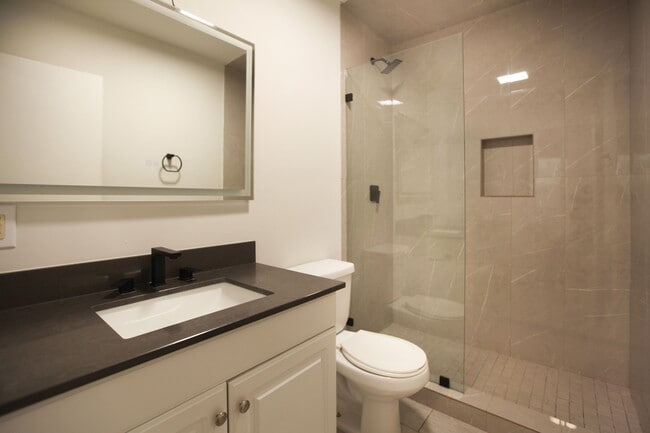 Building Photo - 1323 Ridgeley Dr