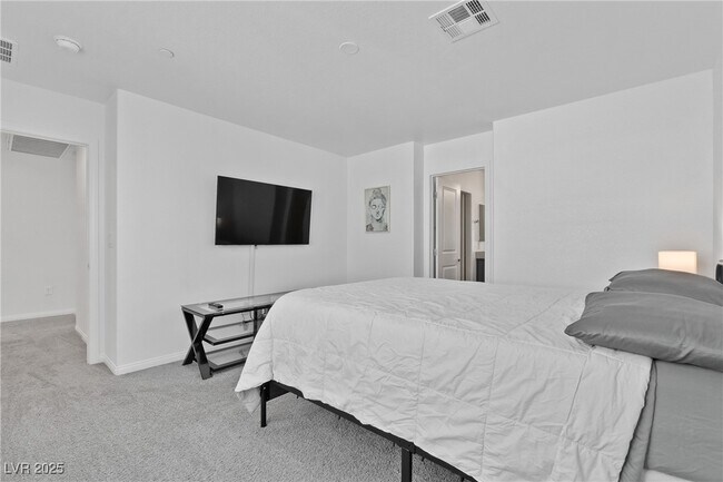 Building Photo - 7005 Magenta Moon St