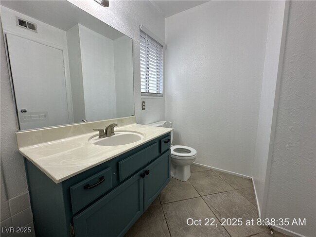 Building Photo - 2341 Moorpark Way