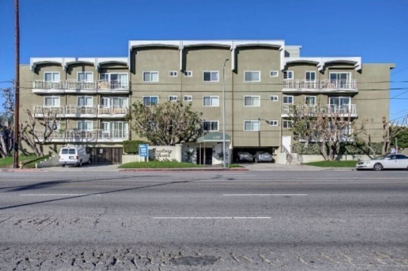 Building Photo - 5307 Sepulveda Blvd